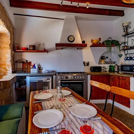 Villa Albuqassim A Modern Townhouse In Pollensa, With Heated Pool