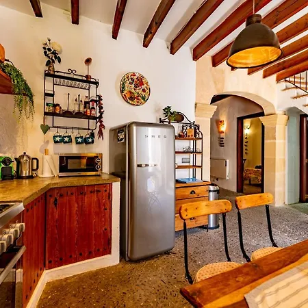 Albuqassim A Modern Townhouse In Pollensa, With Heated Pool Pollenca