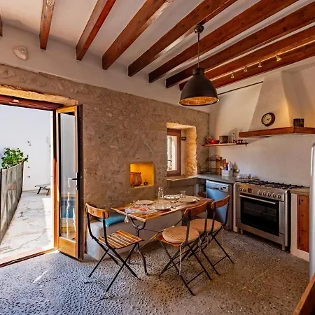 Albuqassim A Modern Townhouse In Pollensa, With Heated Pool *