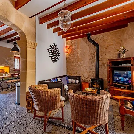 Albuqassim A Modern Townhouse In Pollensa, With Heated Pool Villa