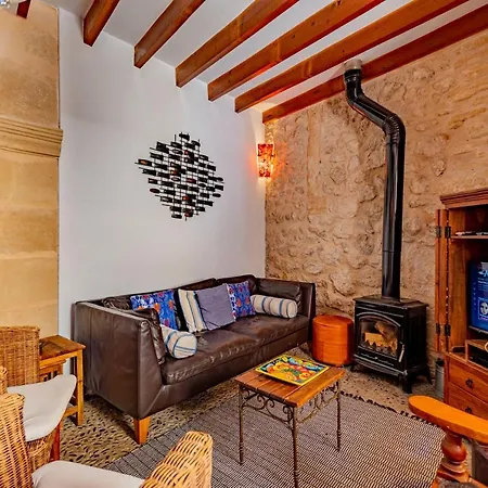 Villa Albuqassim A Modern Townhouse In Pollensa, With Heated Pool *